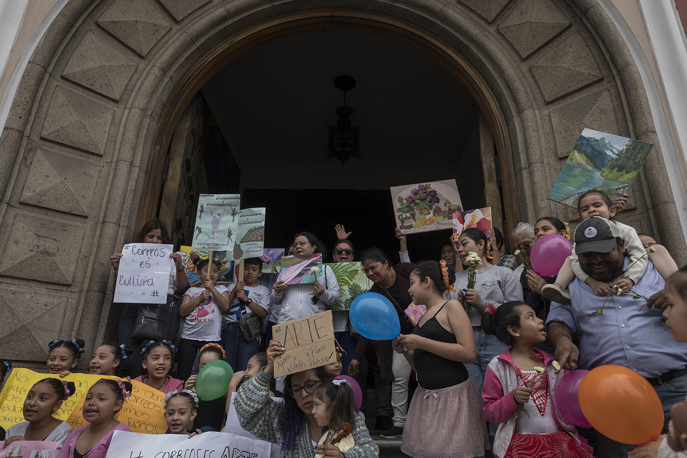 Artistas reclaman por edificio que quiere ocupar Ministro de Comunicaciones