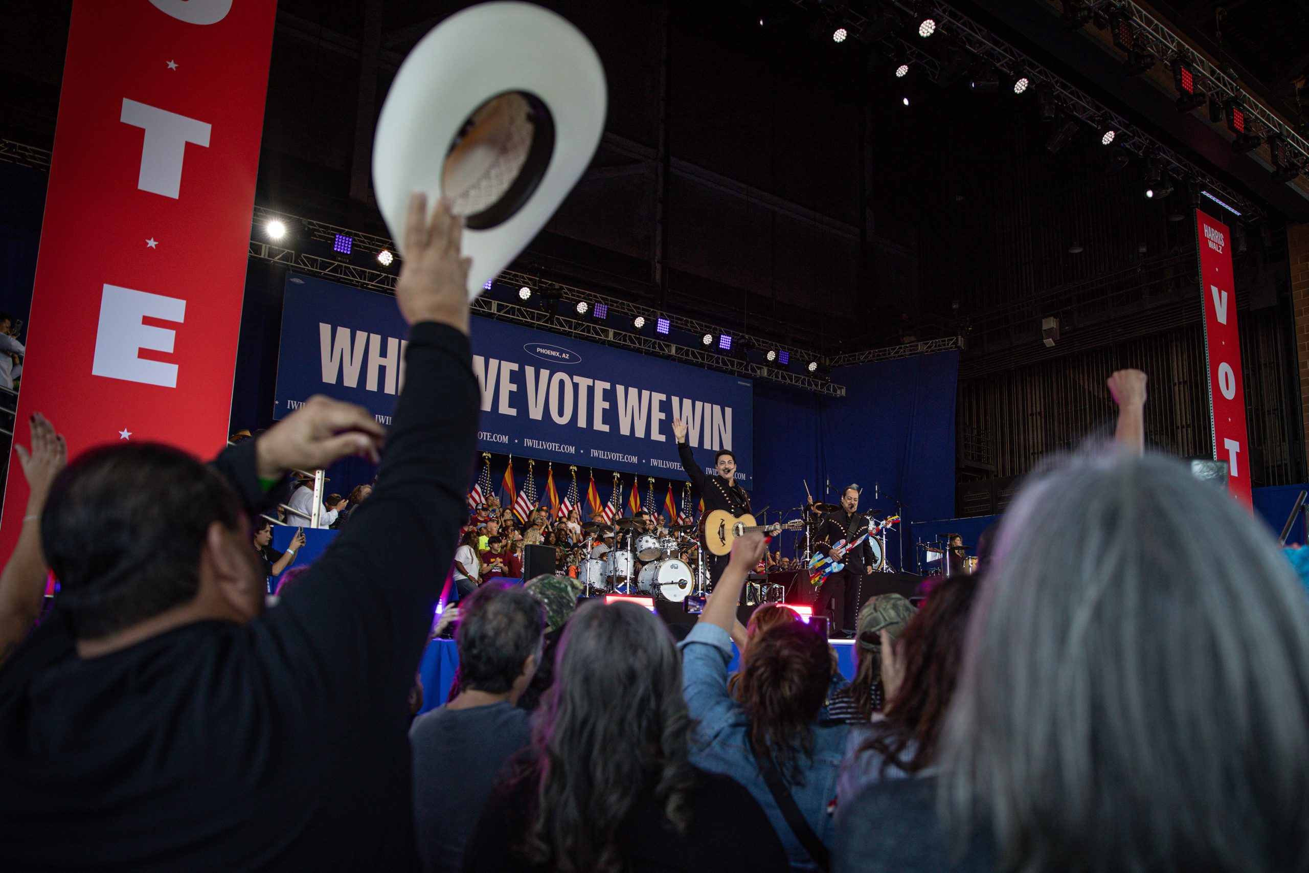 El día que Los Tigres del Norte cantaron para Kamala Harris