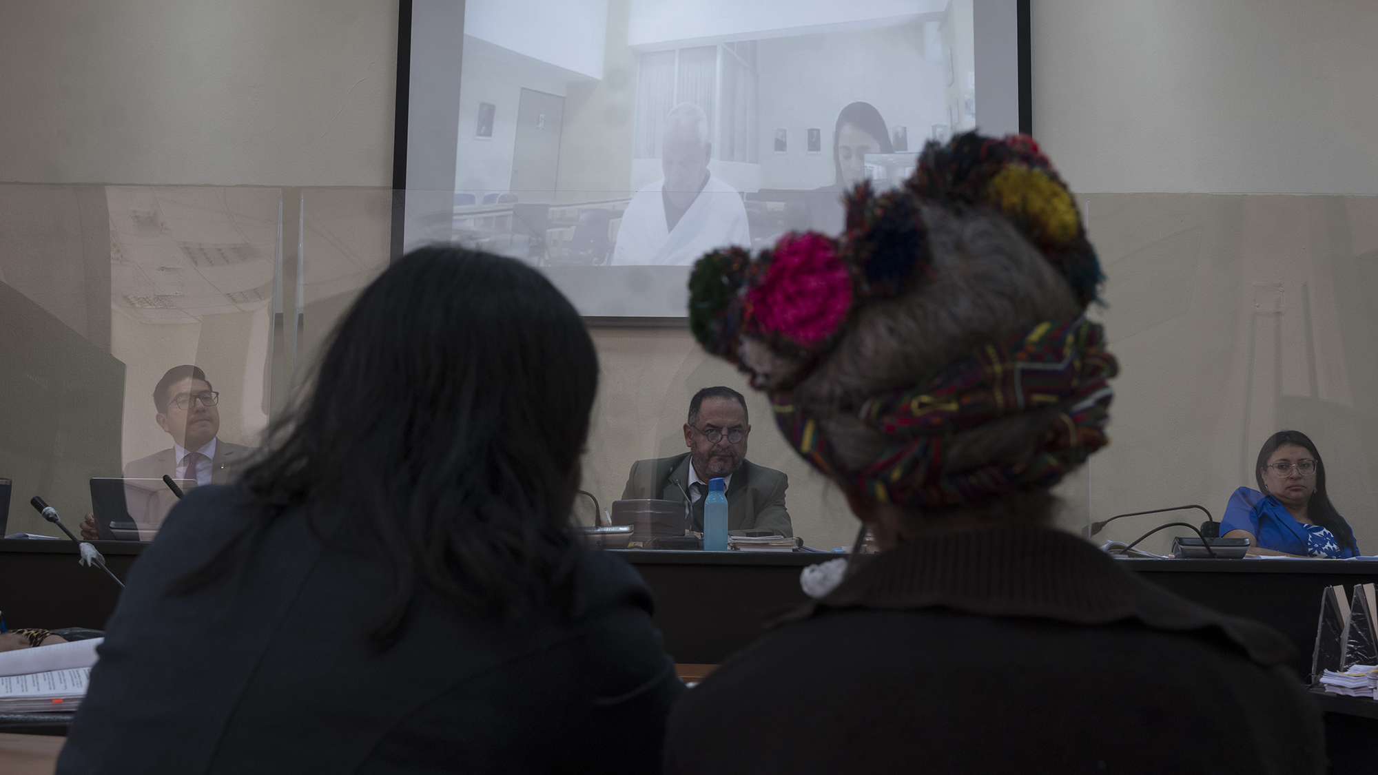 99 audiencias y 150 testigos después, una sala de apelaciones dice que otro tribunal debe juzgar a Lucas García